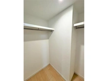 【神奈川県/横浜市神奈川区西寺尾】ヒルズ横浜神之木公園 ウォークインクローゼット