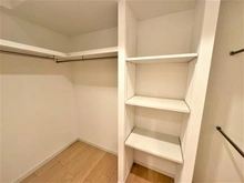 【神奈川県/横浜市神奈川区西寺尾】ヒルズ横浜神之木公園 ウォークインクローゼット