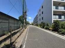 【神奈川県/横浜市港北区日吉本町】エクセレントシティ日吉本町ガーデン 前面道路