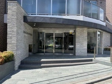 【神奈川県/横浜市神奈川区松見町】グラシアス横濱妙蓮寺 エントランス