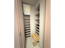 【神奈川県/横浜市神奈川区平川町】クリオ横濱東白楽 シューズインクローゼット