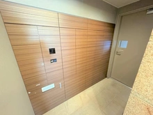 【神奈川県/横浜市神奈川区平川町】クリオ横濱東白楽 宅配BOX