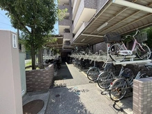 【神奈川県/横浜市港北区新吉田東】ルピナス綱島弐番館 駐輪場