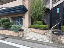 【神奈川県/横浜市鶴見区駒岡】綱島東パークホームズ参番館 アプローチ