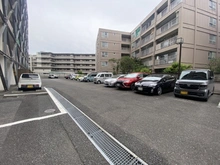 【神奈川県/横浜市港北区綱島上町】豊栄綱島マンション 駐車場