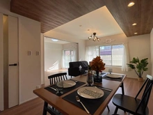 【神奈川県/横浜市金沢区並木】金沢シーサイドタウンさざなみ団地　第1住宅 1号棟 リビング：※家具調度品等は販売価格に含まれません。