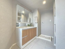 【神奈川県/三浦郡葉山町一色】マイキャッスル葉山 洗面室