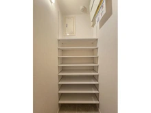 【神奈川県/横浜市港南区大久保】リストレジデンス上大岡ソレイユ 収納：シューズインクローゼット