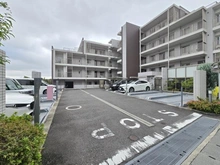 【神奈川県/横浜市港南区大久保】リストレジデンス上大岡ソレイユ 駐車場：別途有償