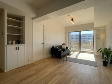 【神奈川県/横浜市港南区大久保】グレイスガーデン上大岡 リビング：※家具・調度品等は販売価格に含まれておりません