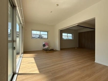 【神奈川県/横浜市金沢区能見台】メガロン能見台 3番館 リビング：奥：洋室