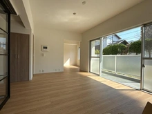 【神奈川県/横浜市金沢区能見台】メガロン能見台 3番館 リビング