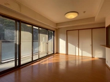 【神奈川県/横須賀市船越町】クリオ湘南田浦 弐番館 リビング