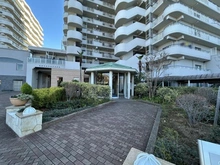 【神奈川県/横浜市金沢区柴町】モアクレストマリンシティ金沢文庫 C棟 アプローチ