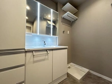 【神奈川県/横浜市金沢区大川】レイディアントシティ横濱 カルティエ1 洗面室