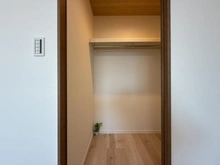 【神奈川県/横浜市港南区野庭町】野庭団地 604-1号棟 収納：ウォークインクローゼット