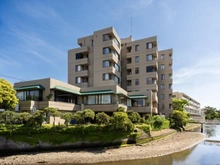【神奈川県/三浦郡葉山町堀内】葉山スリーナイン 外観