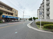 【神奈川県/横浜市港南区芹が谷】上大岡セントラルハイツ A棟 前面道路