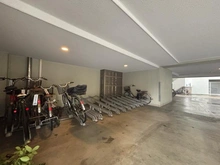 【神奈川県/横浜市港南区港南中央通】クオス港南中央ステーションフロント 駐輪場