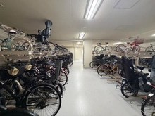【神奈川県/横浜市磯子区森】ヴェレーナシティ パレ・ド・シエル カルティエ4 駐輪場
