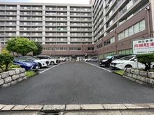 【神奈川県/横浜市磯子区西町】根岸駅前ビル 駐車場