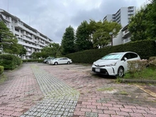 【神奈川県/横浜市金沢区並木】金沢シーサイドタウンなぎさ団地 12号棟 駐車場