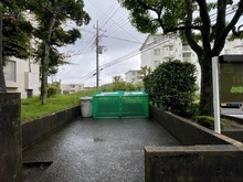 【神奈川県/横浜市磯子区氷取沢町】磯子台パークハイツ 1号棟 ゴミ捨て場