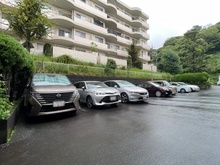 【神奈川県/横浜市磯子区氷取沢町】磯子台パークハイツ 1号棟 駐車場