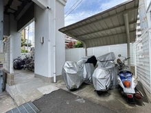 【神奈川県/横須賀市公郷町】エルズ横須賀衣笠ステーションウェル 駐輪場：右側：バイク置き場
