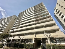 【神奈川県/横須賀市東逸見町】ウェルシティ横須賀ポートバレーヌ 2番館 外観