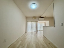 【神奈川県/横須賀市東逸見町】ウェルシティ横須賀ポートバレーヌ 2番館 リビング・ダイニング
