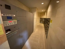 【神奈川県/横須賀市若松町】サンハロー横須賀中央駅前 宅配BOX