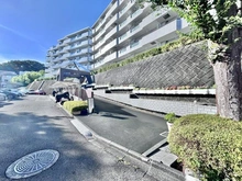【神奈川県/横浜市港南区芹が谷】ワコーレ上大岡 アプローチ