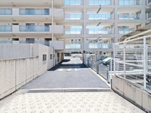 【神奈川県/横浜市港南区港南】パークコリーナ上大岡 アジュールコート 駐車場