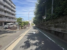 【神奈川県/鎌倉市岡本】グローリア初穂鎌倉岡本 前面道路