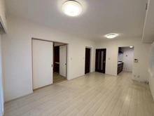 【神奈川県/横浜市栄区飯島町】リリファ本郷台 リビング：※家具調度品は販売価格に含まれません。