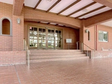 【神奈川県/逗子市小坪】逗子マリーナ 7号棟 アプローチ