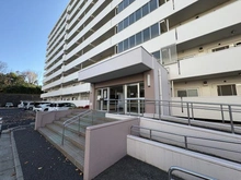 【神奈川県/横浜市港南区野庭町】野庭団地 604-4号棟 アプローチ