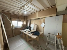 【神奈川県/横浜市港南区野庭町】野庭団地 604-4号棟 洋室：リフォーム中