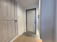 【神奈川県/平塚市宮の前】アドリーム湘南平塚 玄関