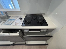 【神奈川県/横浜市港南区日野】ライオンズマンション横浜港南ホワイトヒルズ キッチン：三口コンロ