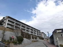 【神奈川県/横浜市栄区鍛冶ケ谷】ローレルスクエア港南台 B棟 外観