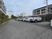 【神奈川県/横浜市港南区日野南】港南台パーク・ホームズ 駐車場