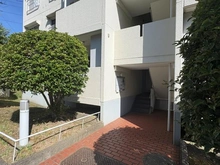 【神奈川県/横浜市栄区桂台東】フローラ桂台 1号棟 エントランス
