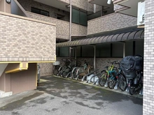 【神奈川県/横浜市磯子区杉田】杉田パーク・ホームズ 駐輪場