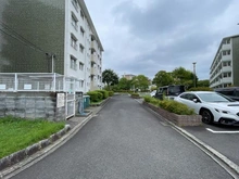 【神奈川県/横浜市磯子区洋光台】洋光台南第1団地 4－7号棟 敷地内