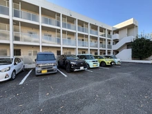 【神奈川県/茅ヶ崎市菱沼海岸】マリブコート茅ヶ崎 駐車場