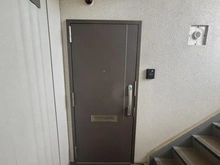 【神奈川県/茅ヶ崎市松が丘】茅ヶ崎海岸松が丘ハイツ J棟 玄関