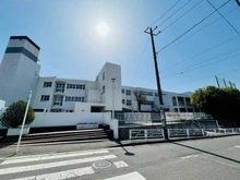 【神奈川県/横浜市都筑区川和町】ザ・パークハウス横浜川和町テラス 川和中学校（現地より約1,100m）：