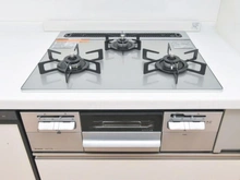 【神奈川県/横浜市都筑区勝田南】ライオンズヴィアーレ港北ニュータウン キッチン：3口ガスコンロ